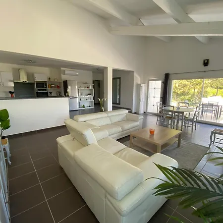 Vanessa Villa Nîmes