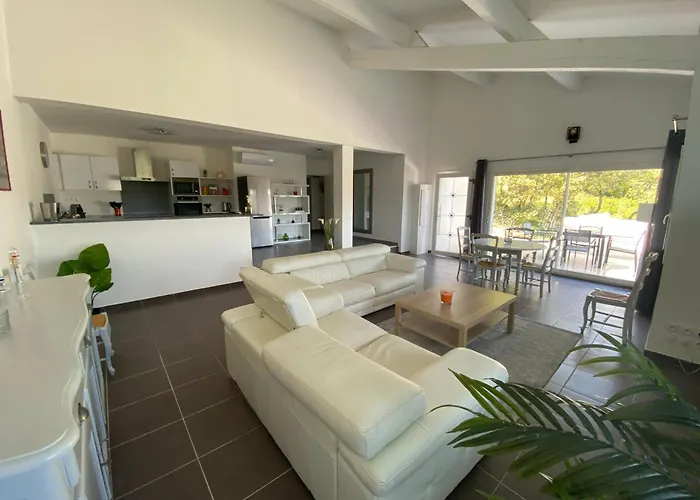 Vanessa Villa Nîmes